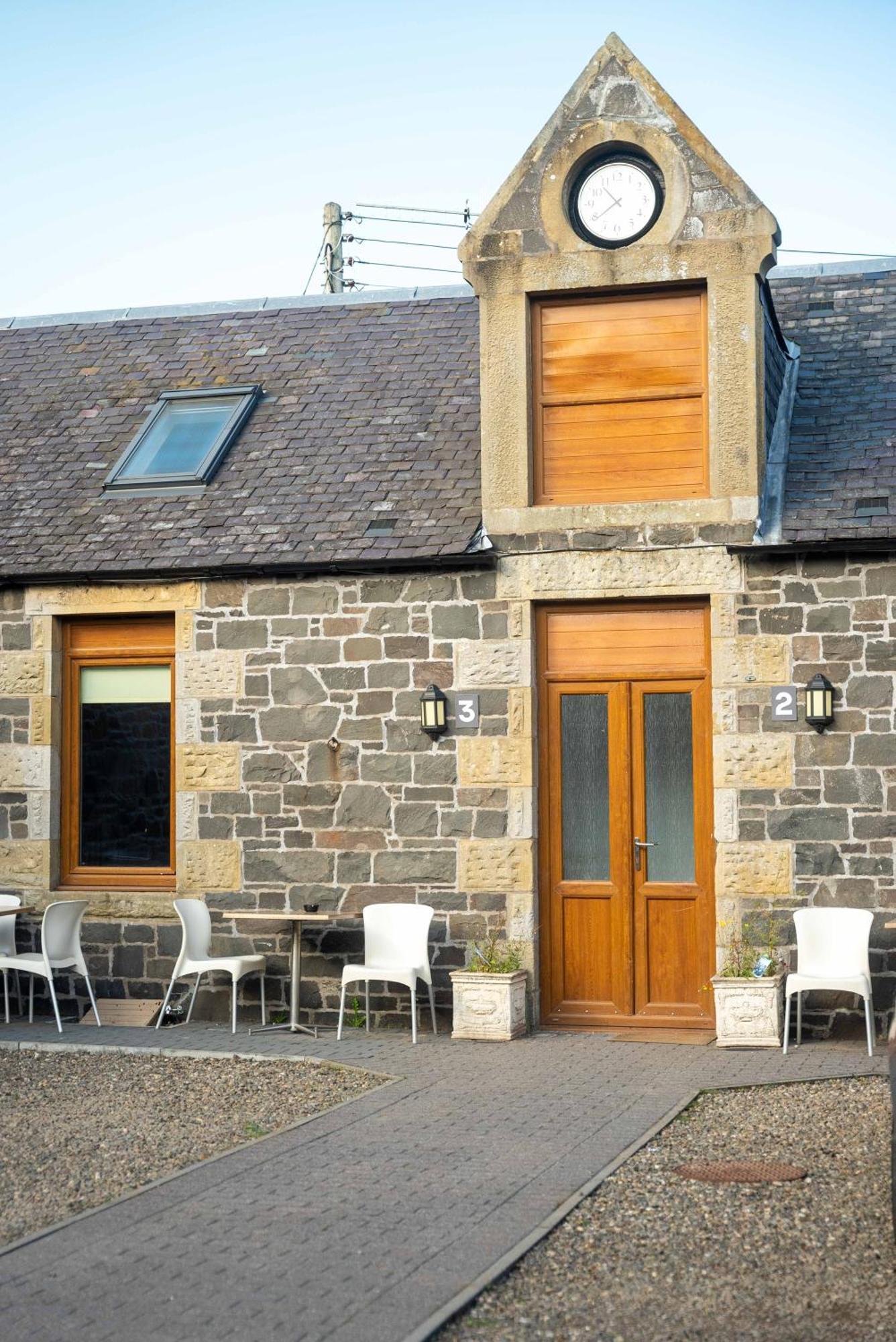 Traquair Arms Hotel Innerleithen Kültér fotó