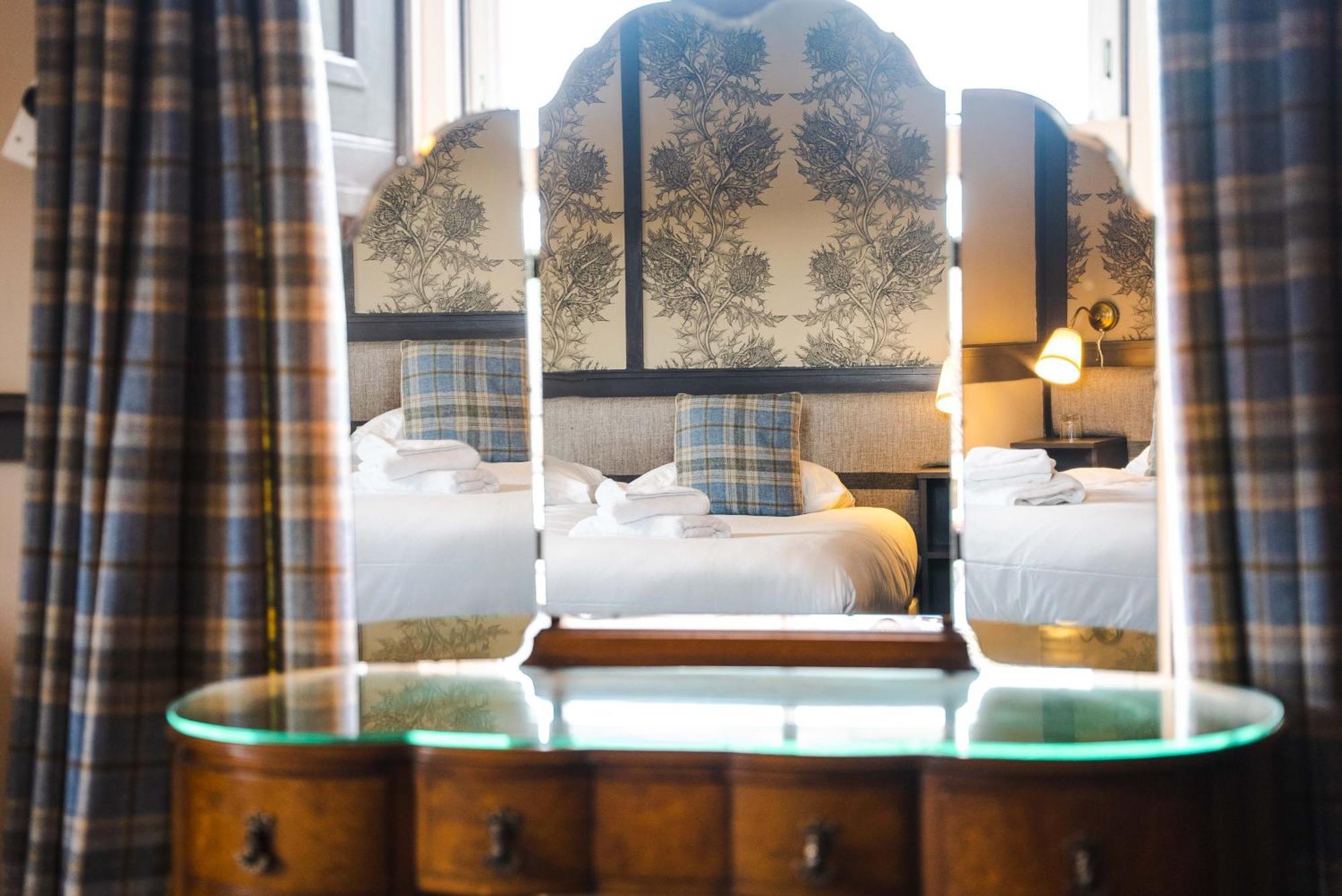 Traquair Arms Hotel Innerleithen Kültér fotó