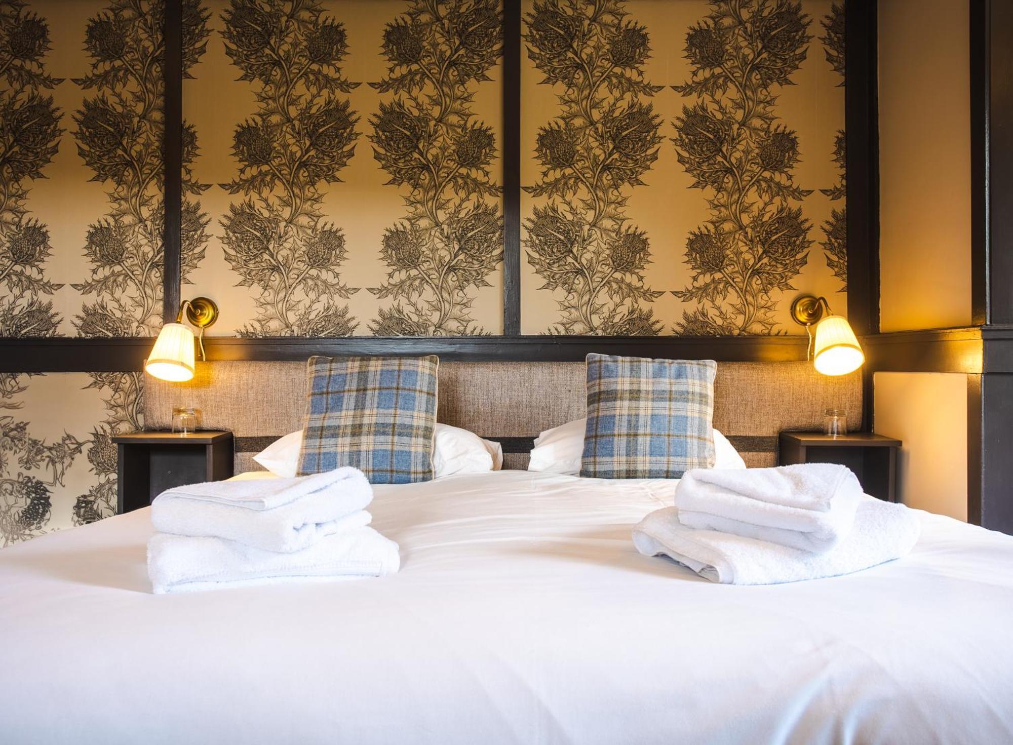 Traquair Arms Hotel Innerleithen Kültér fotó