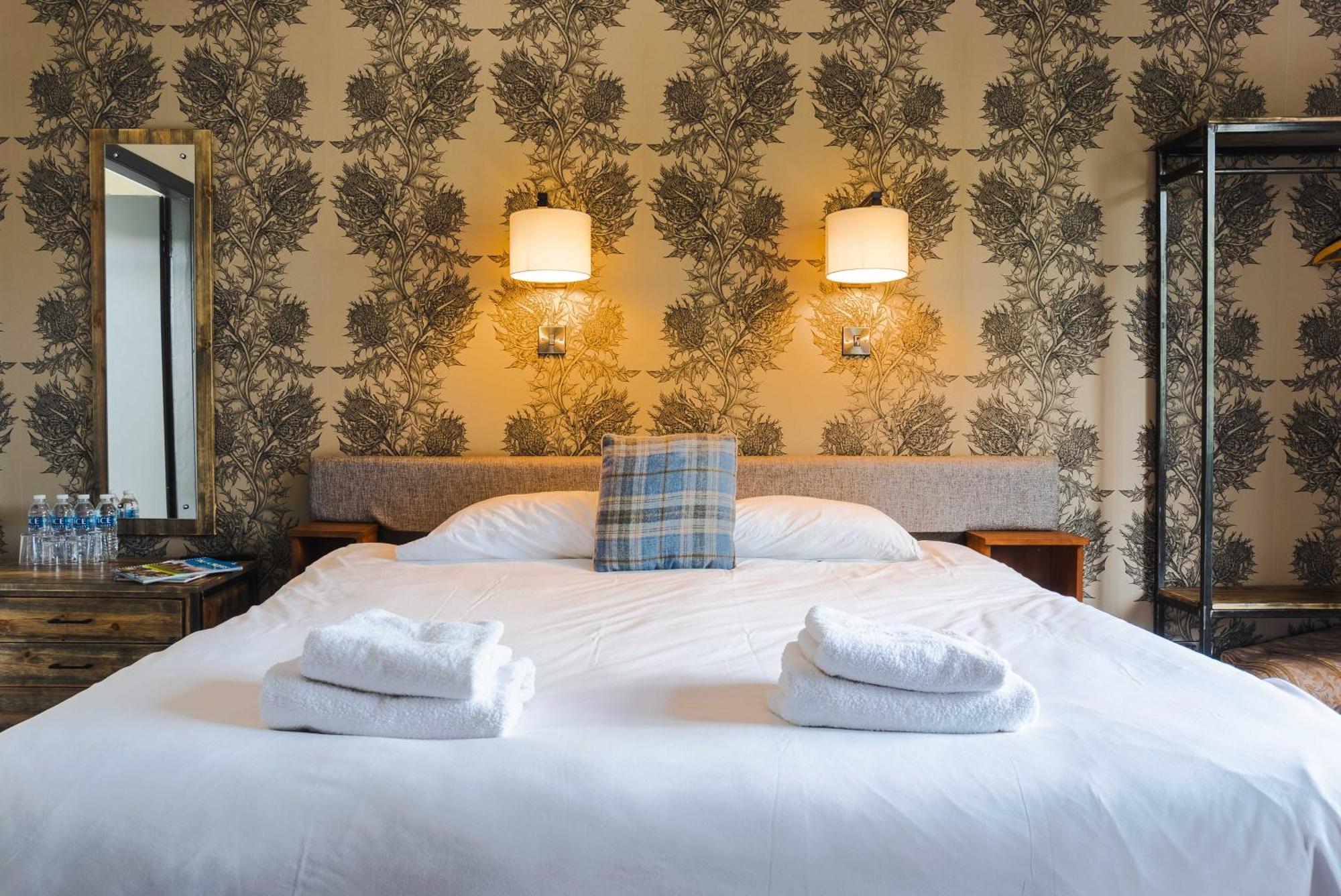 Traquair Arms Hotel Innerleithen Kültér fotó