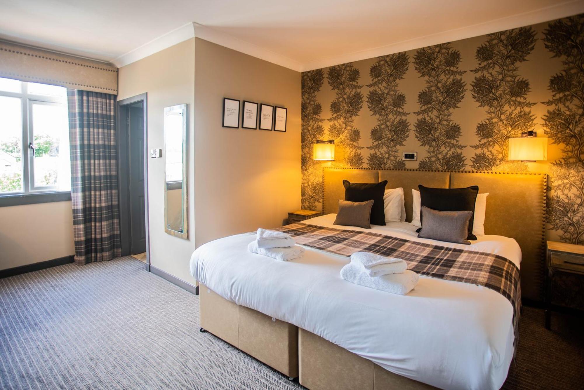 Traquair Arms Hotel Innerleithen Kültér fotó